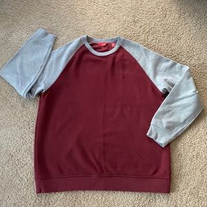 IZOD crew sweatshirt